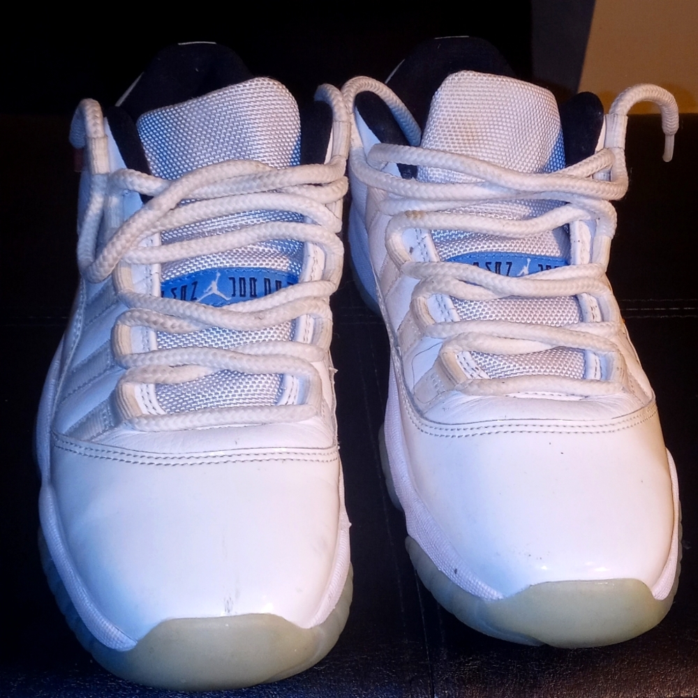 Kids Jordan 11 retro low legend blue size 6y
